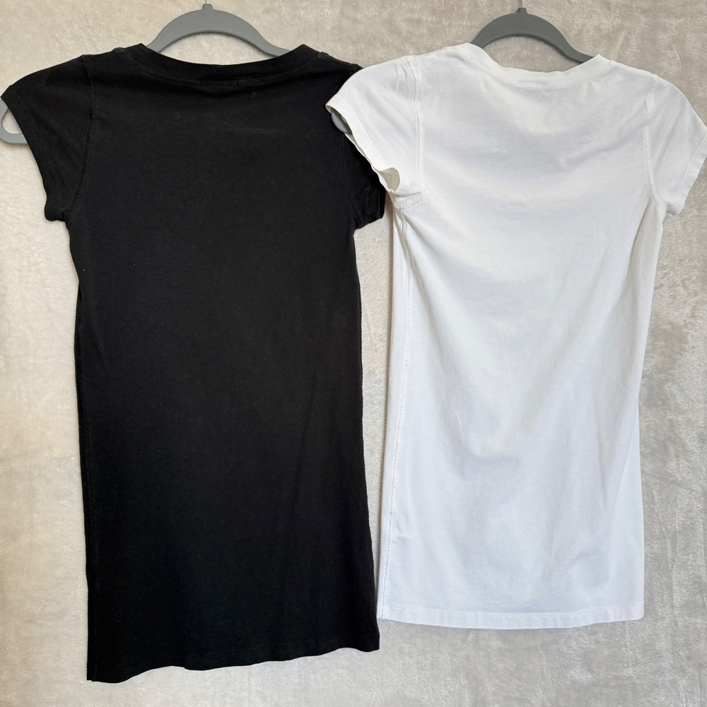 Theory Womens P/TP Lot of 2 Cotton blend Scoop Neck Tees Black White